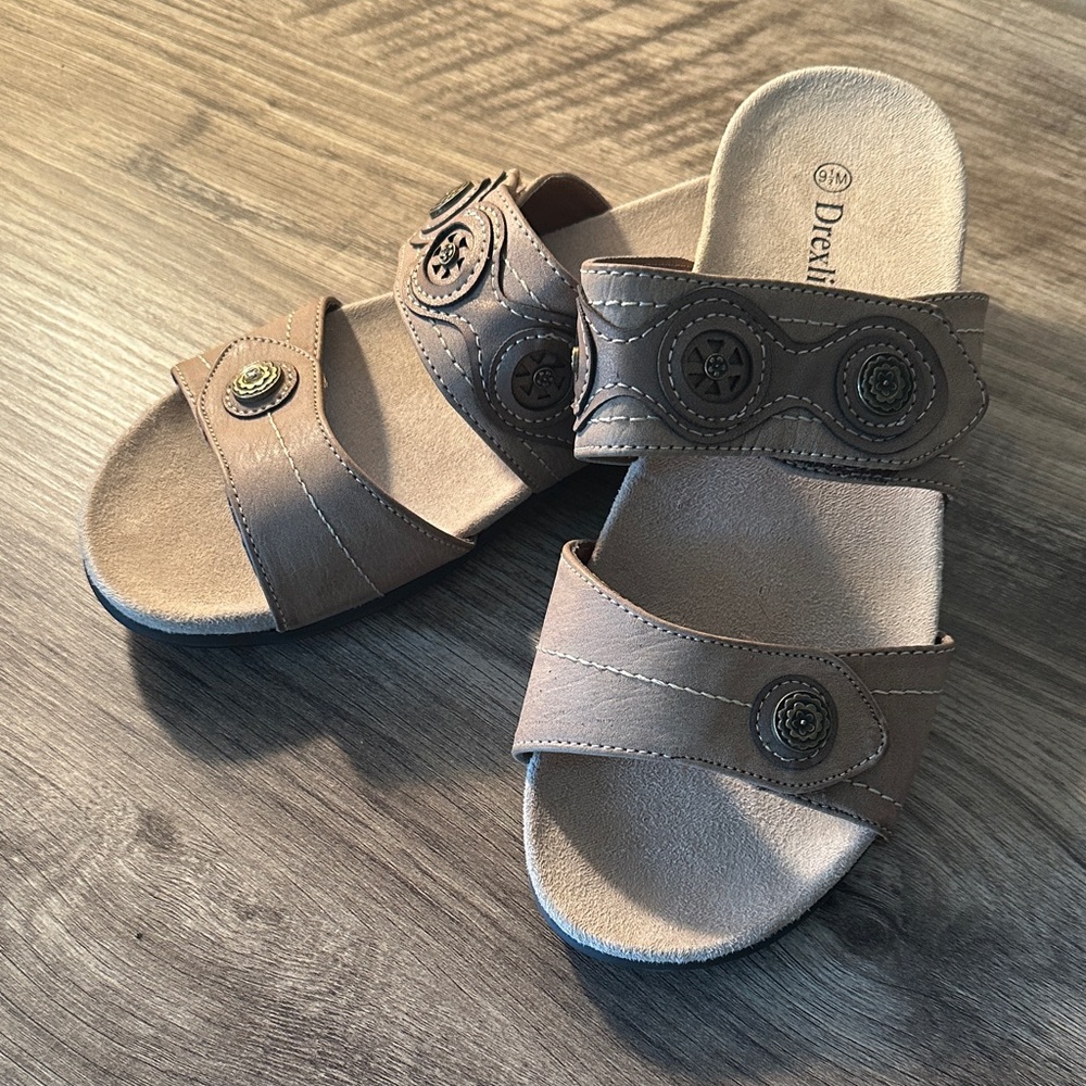 Drexlite Women's Brown Slide Sandals